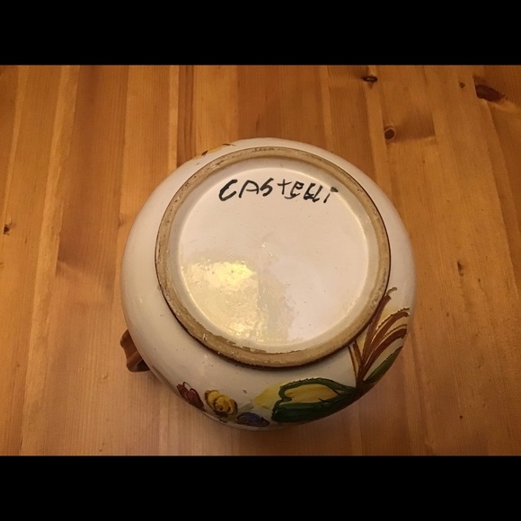 VINTAGE ITALIAN CASTELLI HAND PAINTED URN/VASE SGRAFITTO MAJOLICA